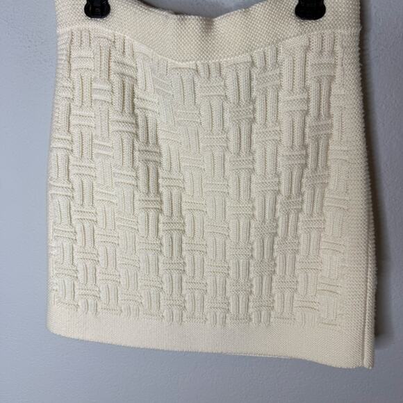 NWT Casablanca Column Stitch Mini Skirt
Wool - Picture 4 of 5